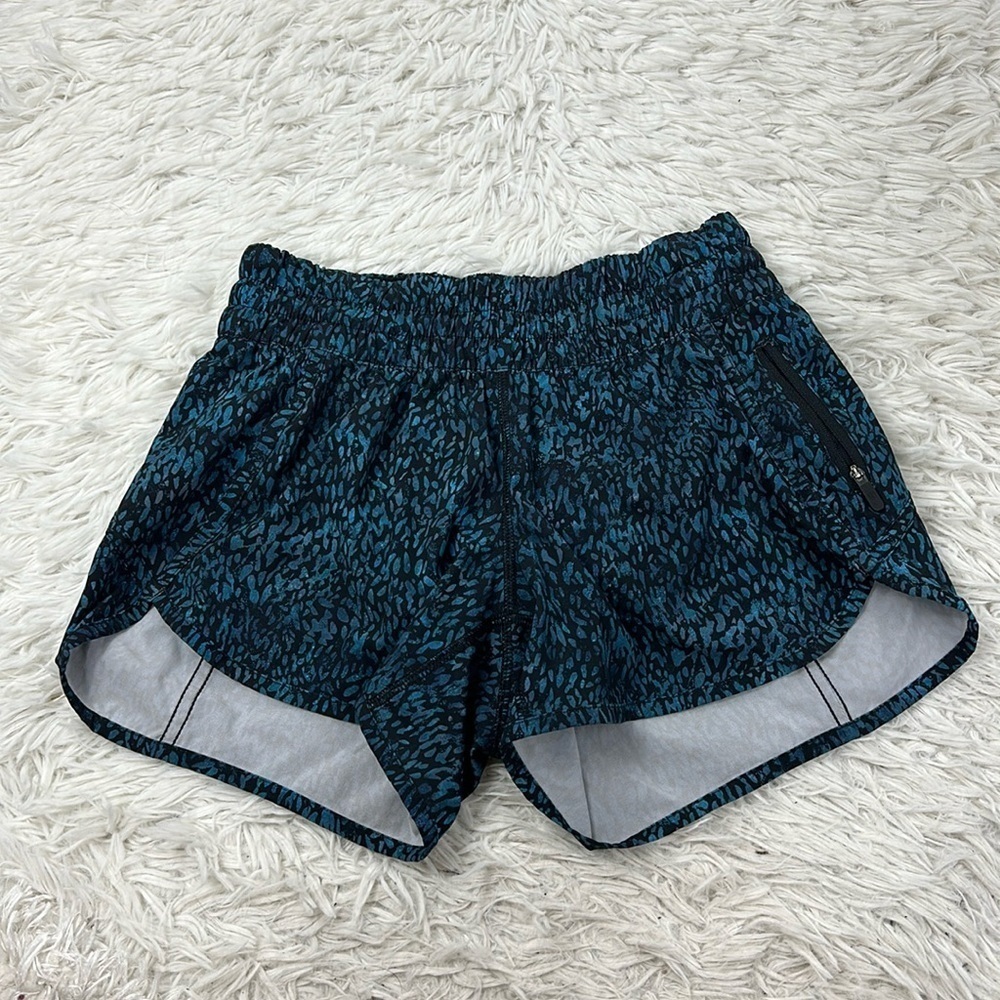 Lululemon Tracker Short V *4" Illuminate Multi Black / Black